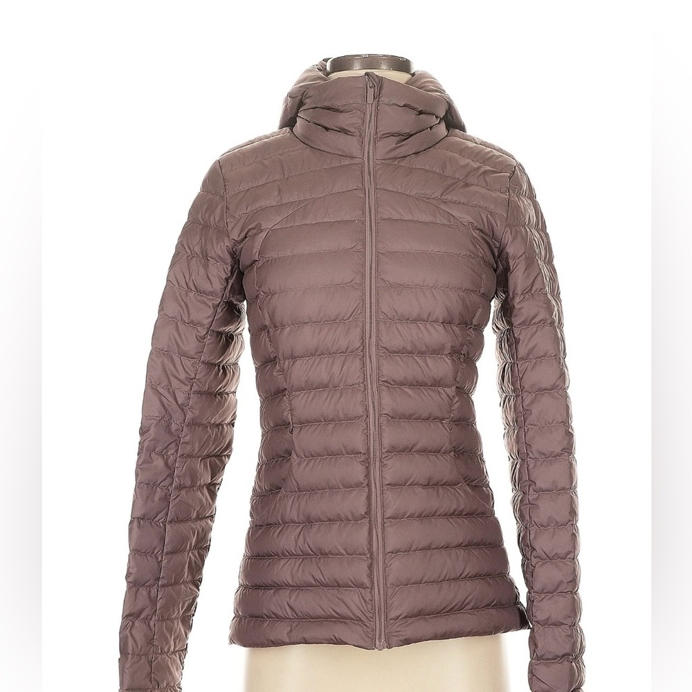 Lululemon®️ “Pack it down” Jacket (Sz 6)